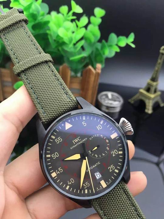 IWC watch man-473